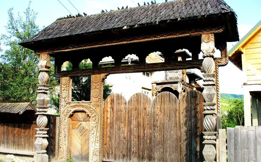 Maramures gates