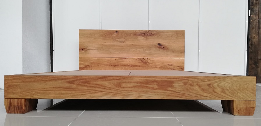 mobilă din lemn