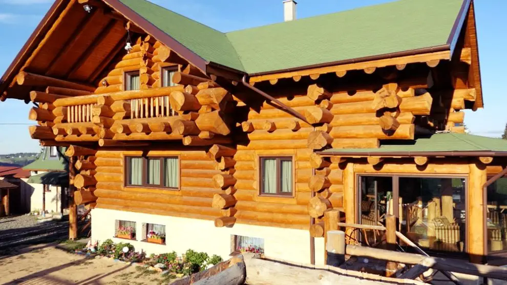 Casa en Doralnic troncos Pensión Saranis Belis