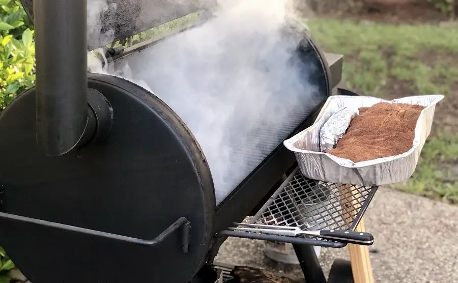 espécies de madeira para fumar carne, peixe e legumes