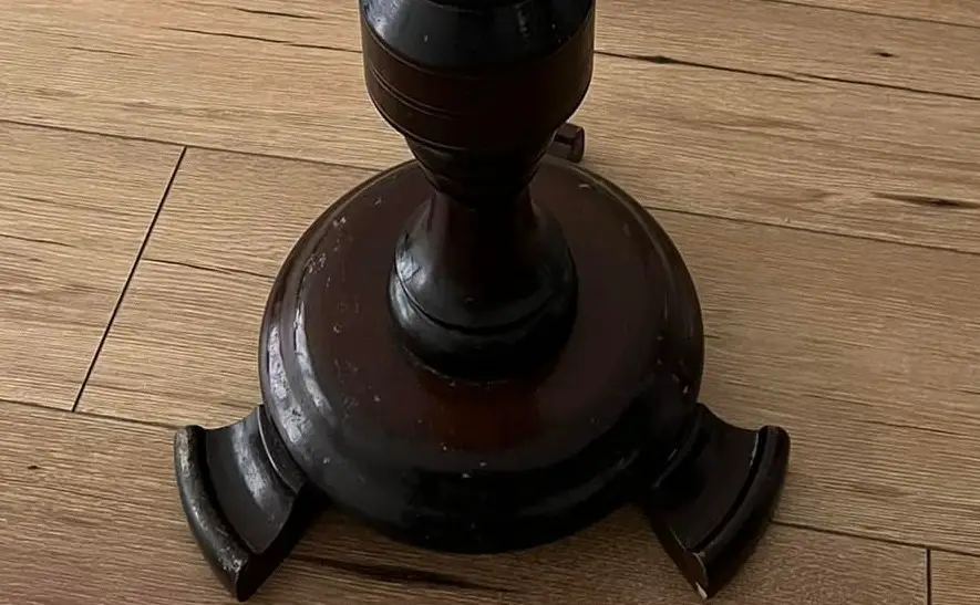 recondiționare lampadar vechi cu miros stătut