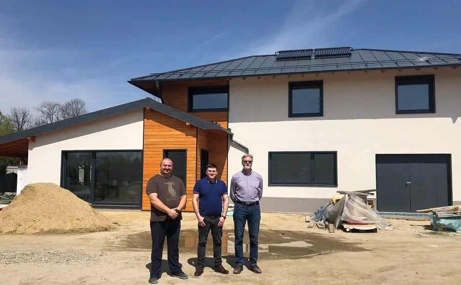 Passivhaus-Zertifizierung Haus in der Nähe des Litarh-Sees