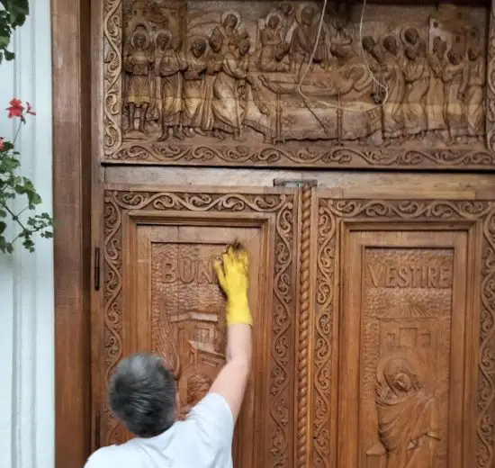 repintado de puertas de madera con laca al aceite precoloreada Kreidezeit