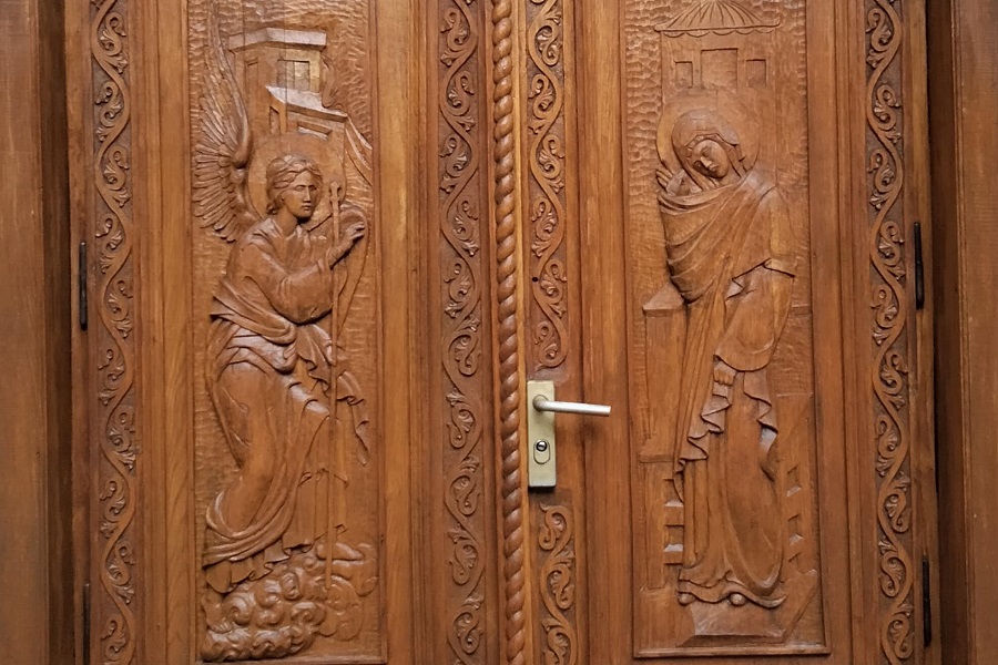 refacerea ușilor bidericii Pitar Moș cu lazură Kreidezeit